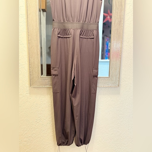 Athleta Brooklyn Sleeveless ZipUp Utility Jumpsuit In Shale Women’s Size 8 Comfy - Picture 8 of 10